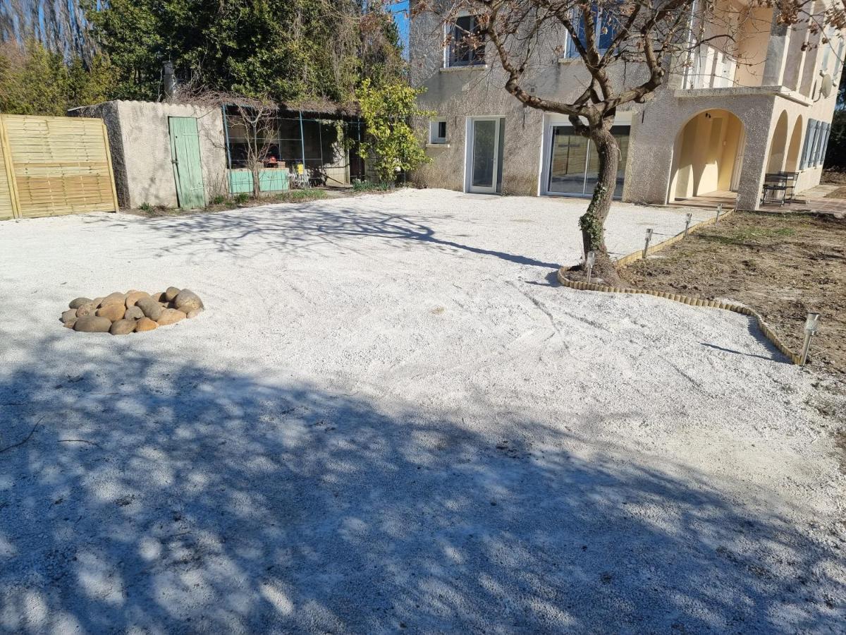 Le Petit Meas Superbe Appartement Au Calme. Pierrelatte Buitenkant foto
